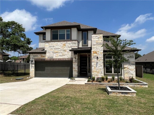 Building Photo - 703 Kingston Pl