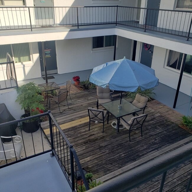 Photo - 2 bedroom 1 bath NEWLY RENOVATED CONDO