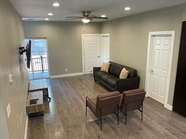 Building Photo - Shared house/Roommate