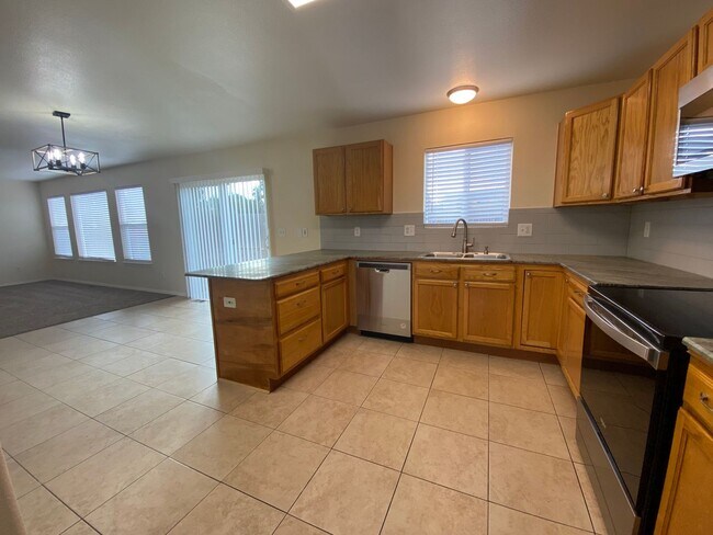 Foto del edificio - 3 Bedroom 2 Story in Millers Crossing