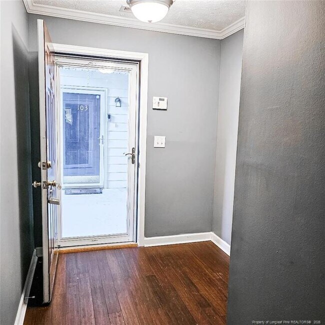 Foto del edificio - 1750 Renwick Dr