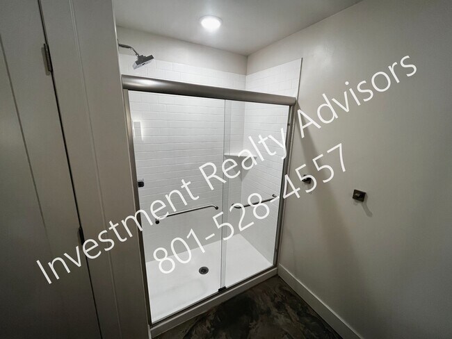 Building Photo - 1172 Graystone Way