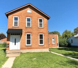 Building Photo - 750 University Ave E