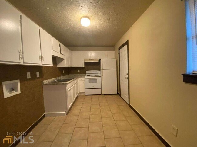Building Photo - 1031 Alpine Ct