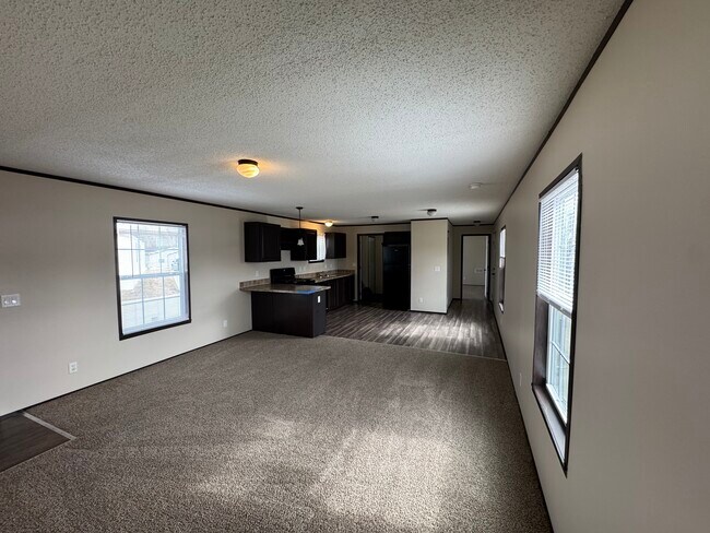 Foto del edificio - 32 Armstrong Ave