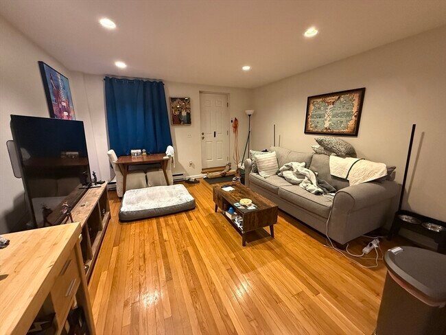 Foto del edificio - 18 E Springfield St