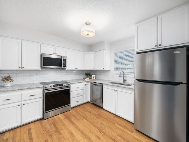 Foto del edificio - 6543 New Market Way