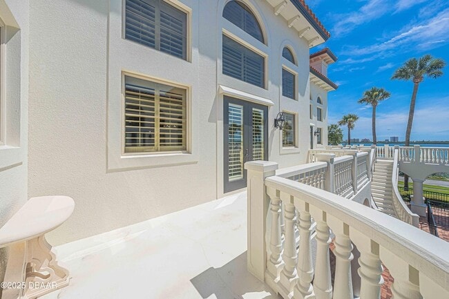 Foto del edificio - 5090 Riverside Dr