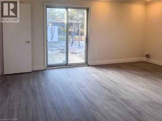 Photo du bâtiment - 375 Blue Lake Rd