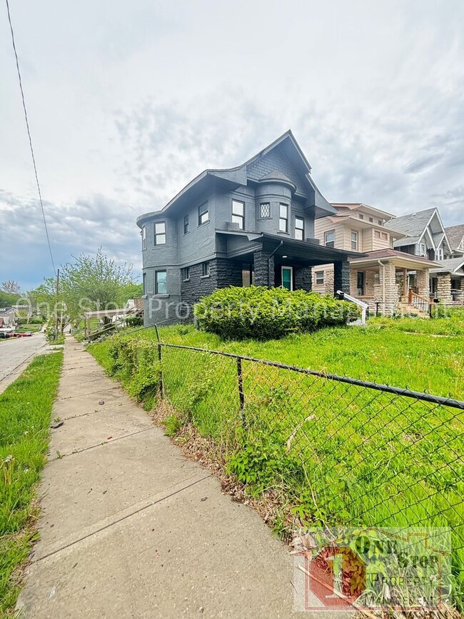 Building Photo - Beautiful 6 Bedrooms and 1
