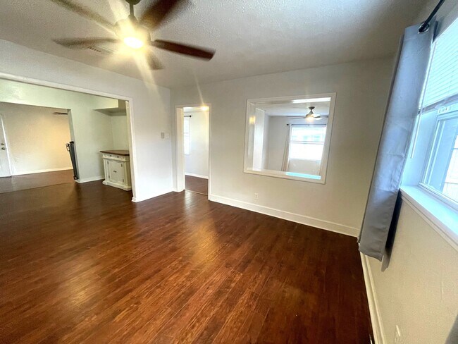 main living area and window to office - 6604 S Mascotte St