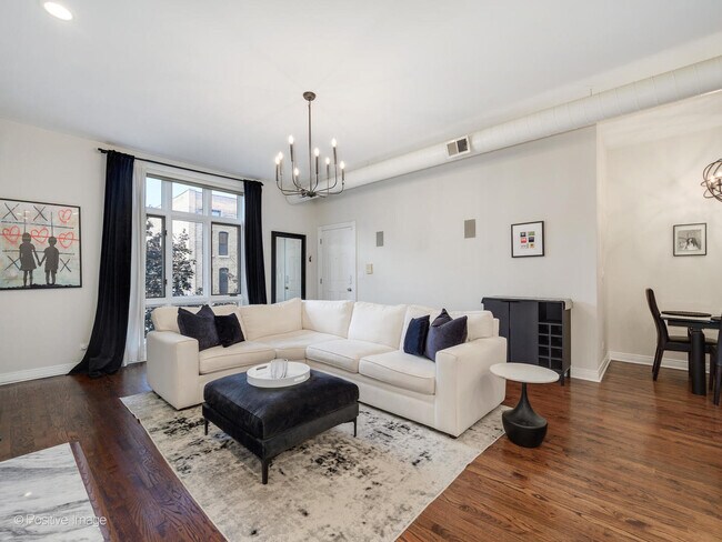 Foto del edificio - 463 N Green St