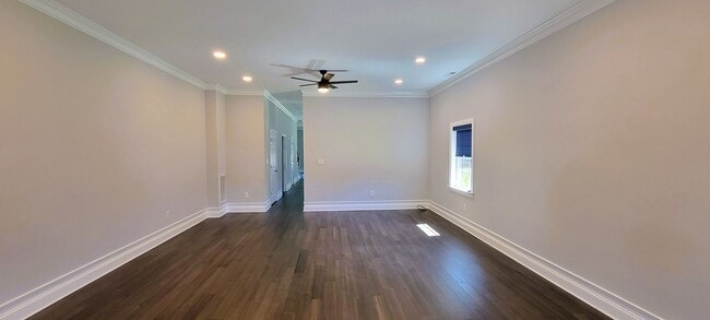 Building Photo - Beautiful 2 story home in heart of Church ...