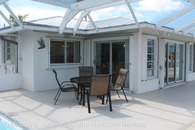 Foto del edificio - 3 br, 2 bath House - 960 Iris