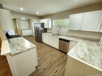 Foto principal - 112 Bluebonnet Rd