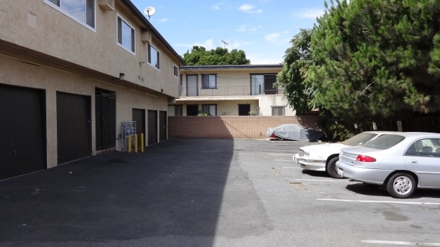 Building Photo - Loma Apartments