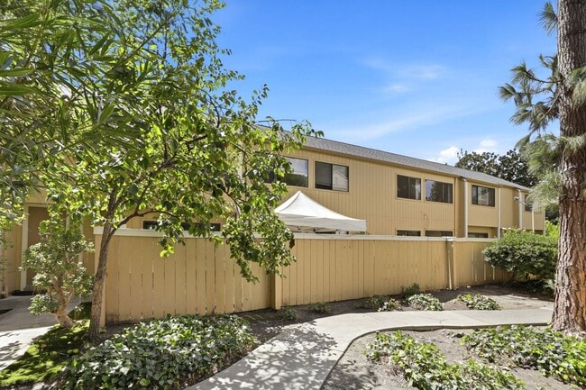 Building Photo - 3001 Kaiser Dr