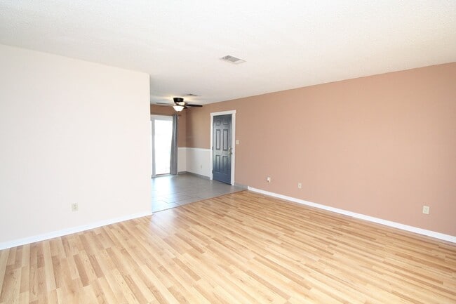 Building Photo - Milton Home with Modern Kitchen, Open Livi...