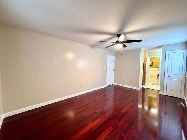 Building Photo - Conveniently located near Langley Air Force Base!