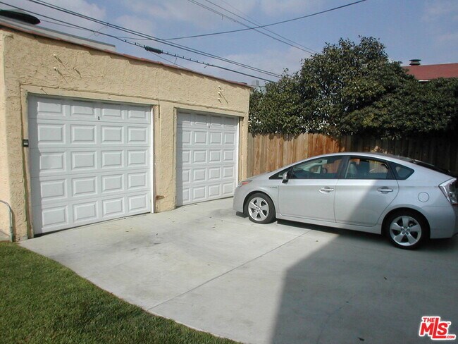 Building Photo - 1225 S Citrus Ave
