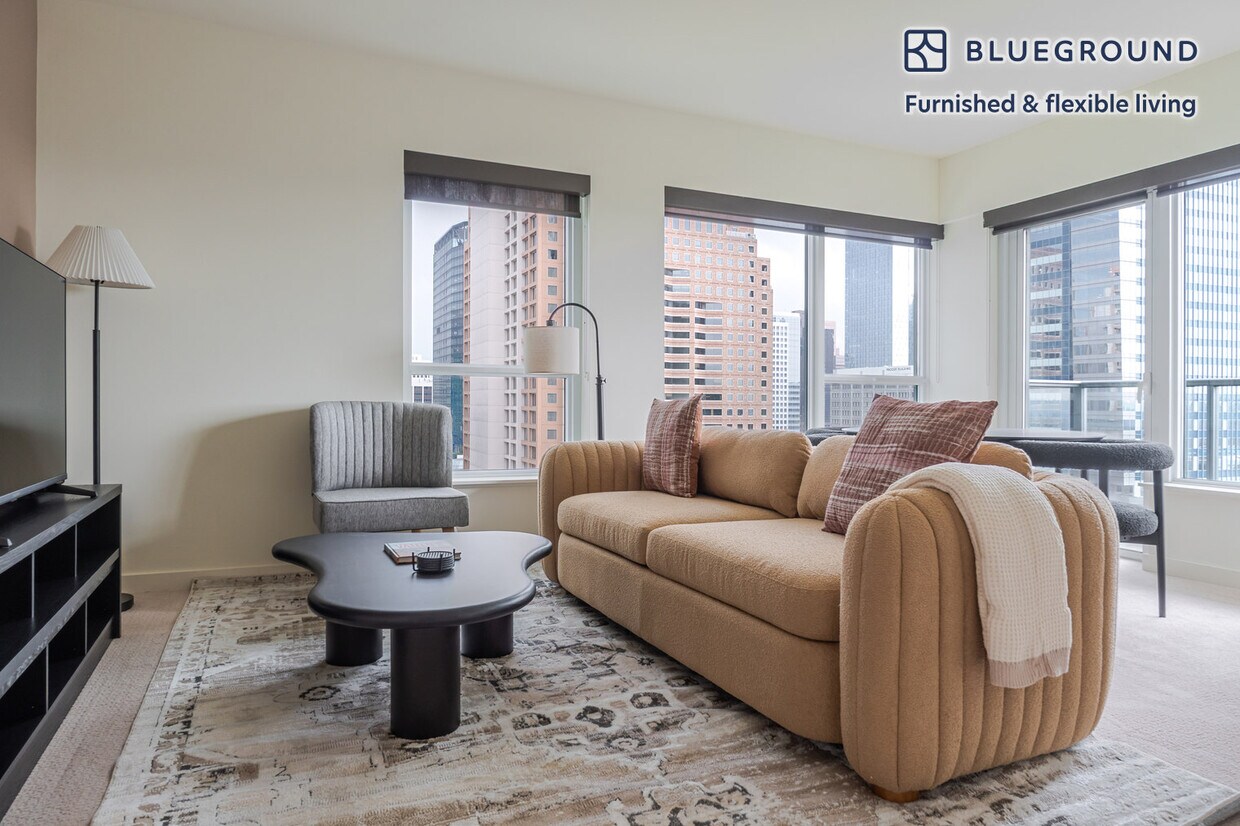 Foto principal - 10301 NE 10th St