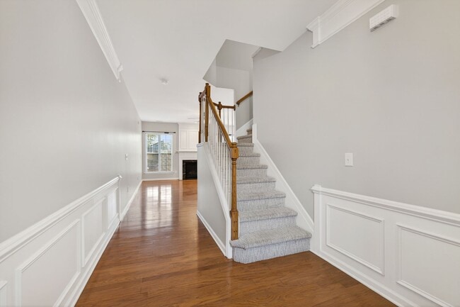 Building Photo - Cozy 3BR Townhouse in Glenwood Crossing!