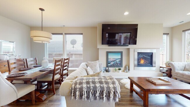 Building Photo - Auburn Lakeland Hills area/Lakeview Community- 4 bedroom 2.5 bathroom with AC - Available May 5th!