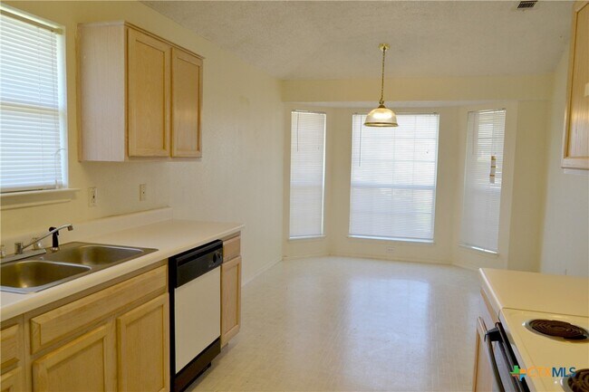 Foto del edificio - 2308 Tracey Ann Ln