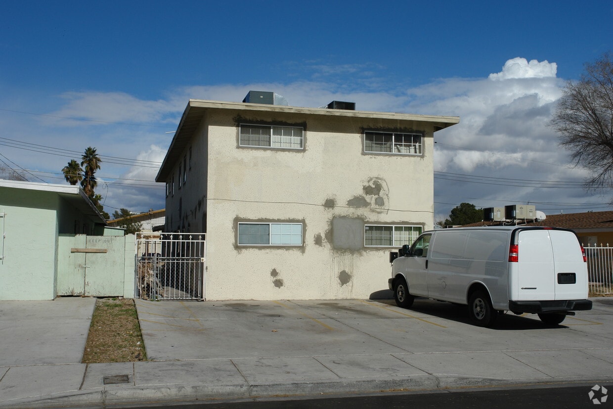 Building Photo - 555 San Pablo Dr