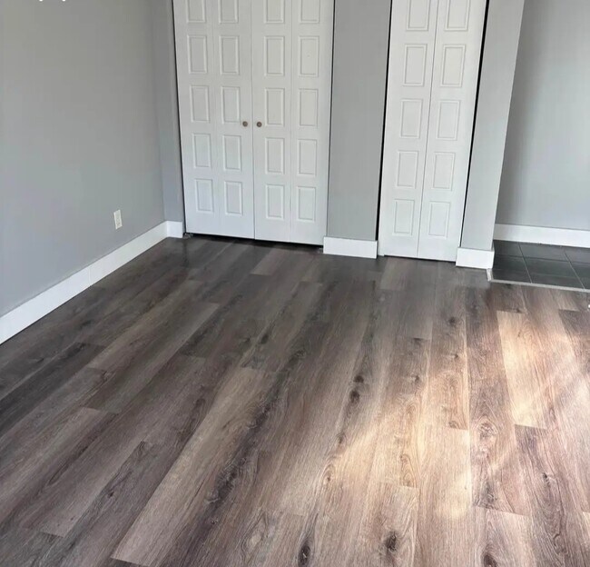 Building Photo - 250 Furby St