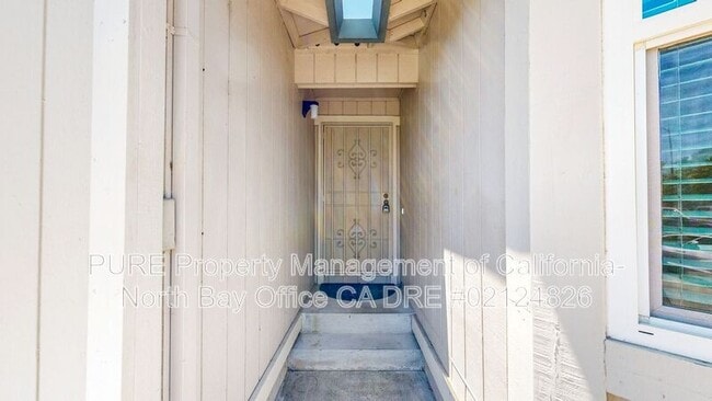Building Photo - 1107 Navarro St