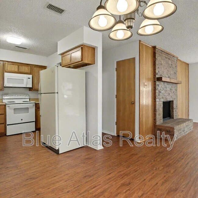 Foto del edificio - 7016 Lincoln Dr