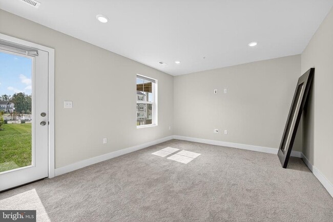 Building Photo - 10898 Drummond Pl