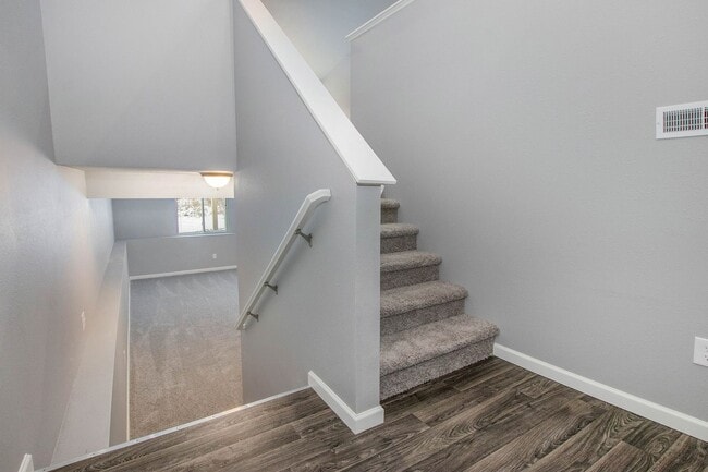 Building Photo - Best Value in Great Neighborhood