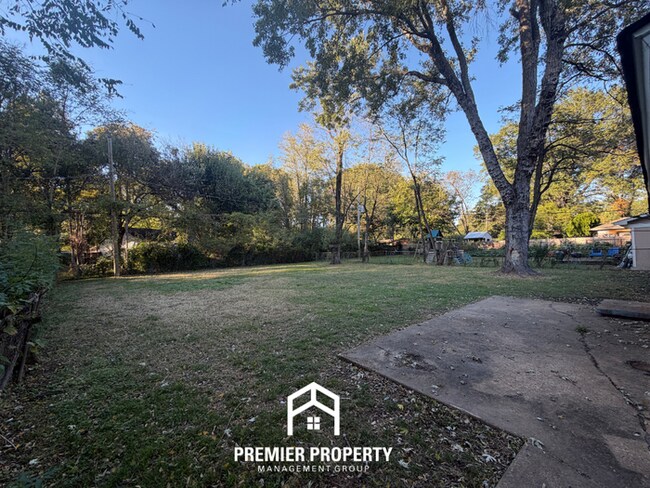 Foto del edificio - 1493 Rebecca St