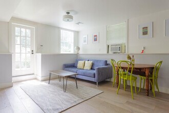 Building Photo - 5 Park Ln