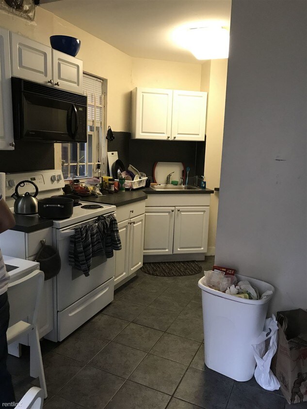Building Photo - 5 br, 2 bath Apartment - 3920 Pine St