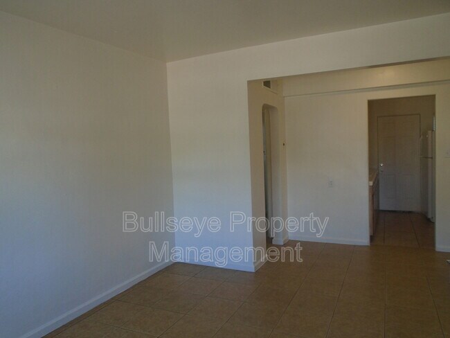Foto del edificio - 303 W Highland Ave