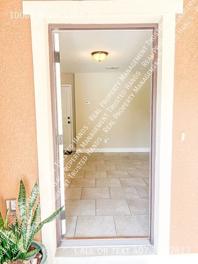 Foto del edificio - Spacious 3 Bedroom, 4 Bathroom Townhome fo...