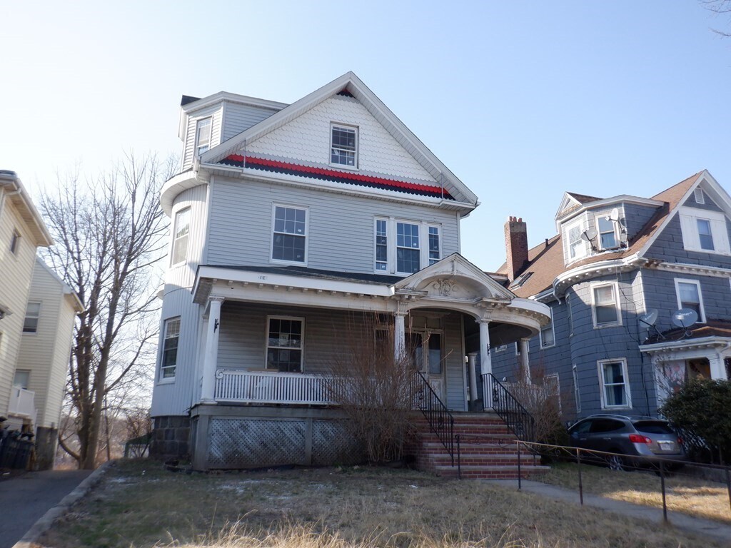 Primary Photo - 1125 Hyde Park