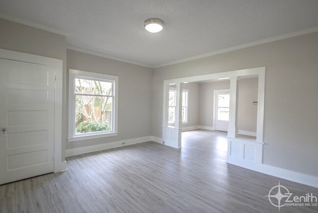 Building Photo - 315 W 27th St