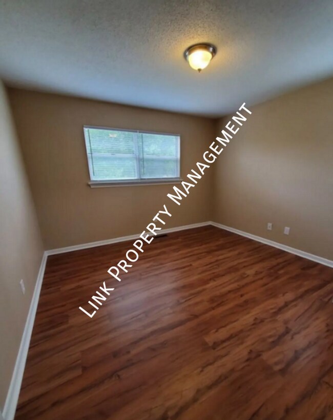 Foto del edificio - 4911B Marylin Lane-