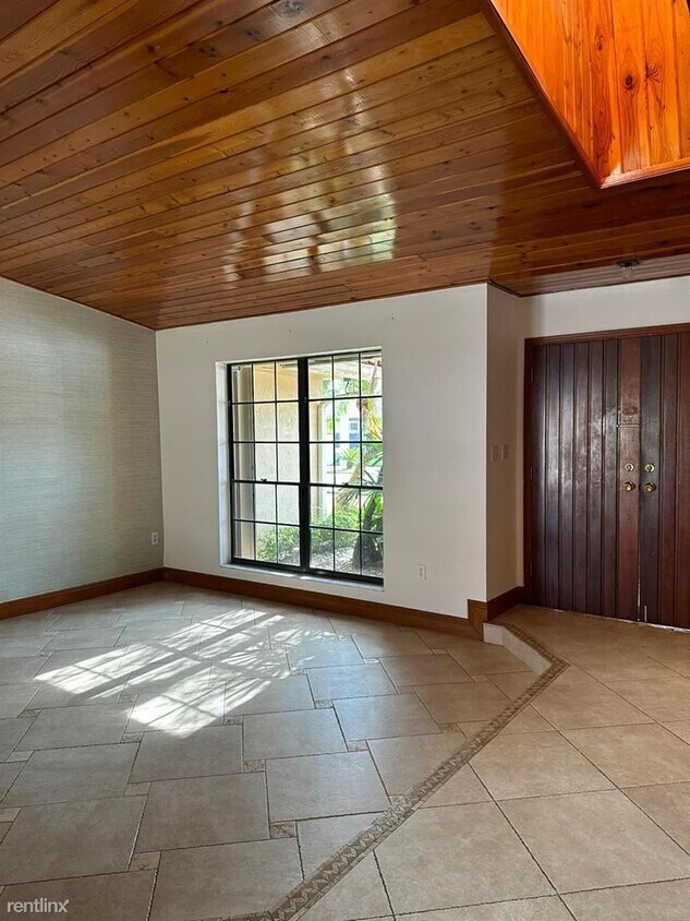 Foto principal - 5 br, 3 bath House - 9601 SW 120th Ave