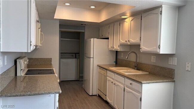 Building Photo - 4151 Gannet Cir