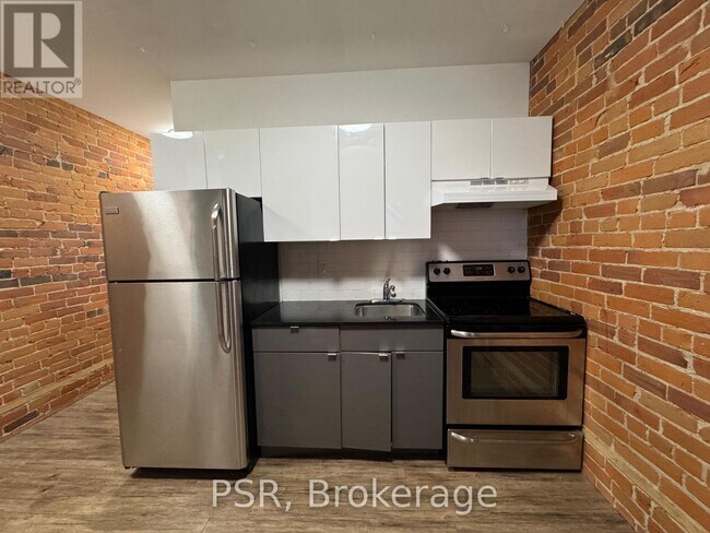 Photo du bâtiment - 2870 Dundas St W