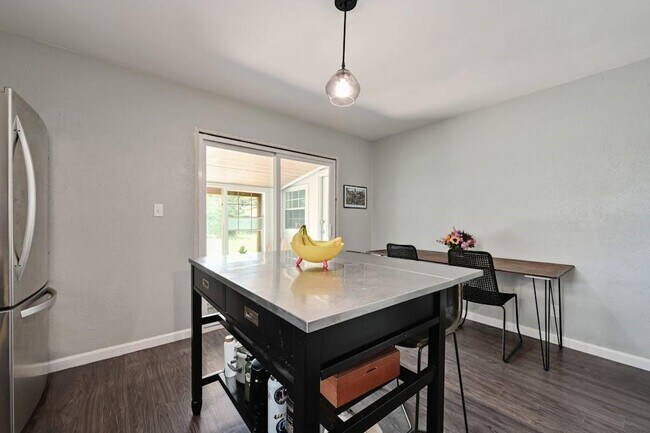 Foto del edificio - 212 W Garrett Run