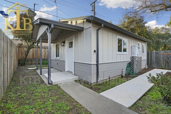 Building Photo - 5207 Tucson Cir