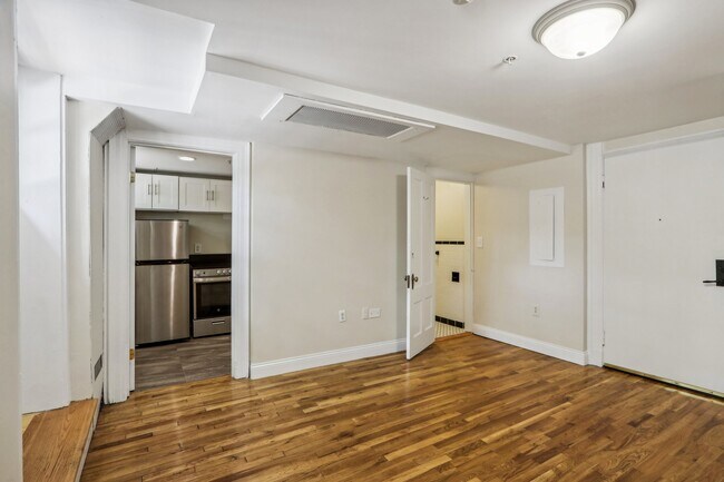 Foto del edificio - 1470 Beacon St