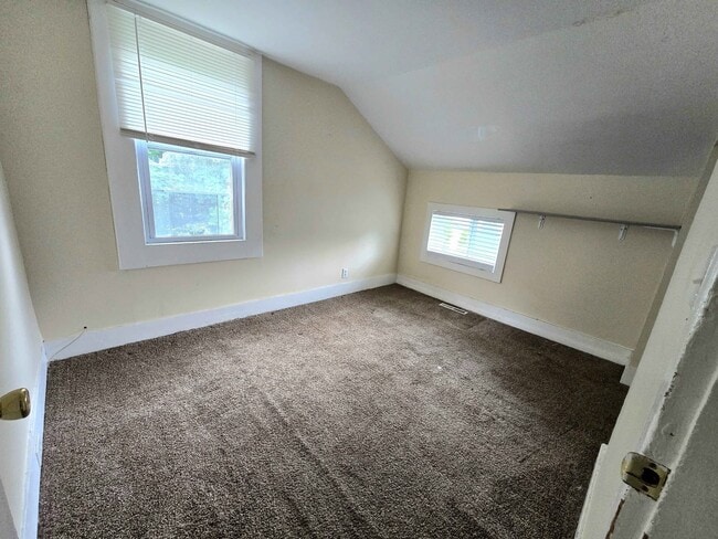 Bedroom 2 - 272-102 W William St