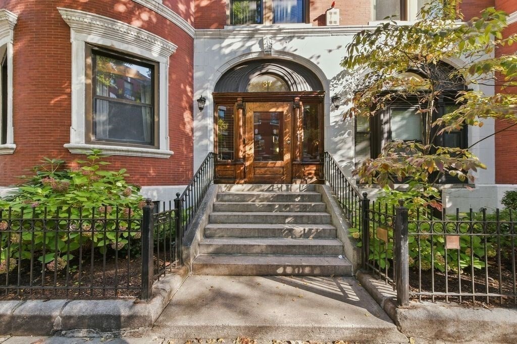 Primary Photo - 87 Gainsborough St